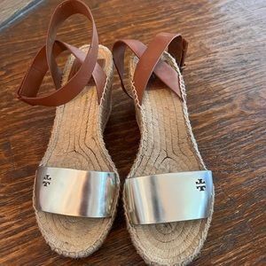 Like new, Tory wedges. Super comfortable!